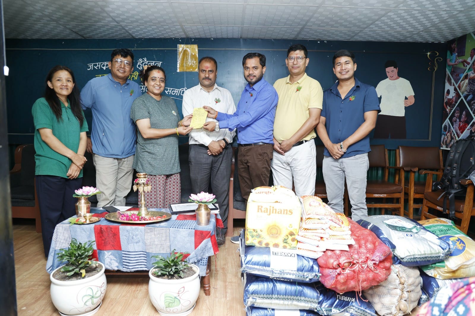 १८५ औं बिश्व फोटोग्राफी दिवस अबसरमा सहयोग बितरण कार्यक्रम।